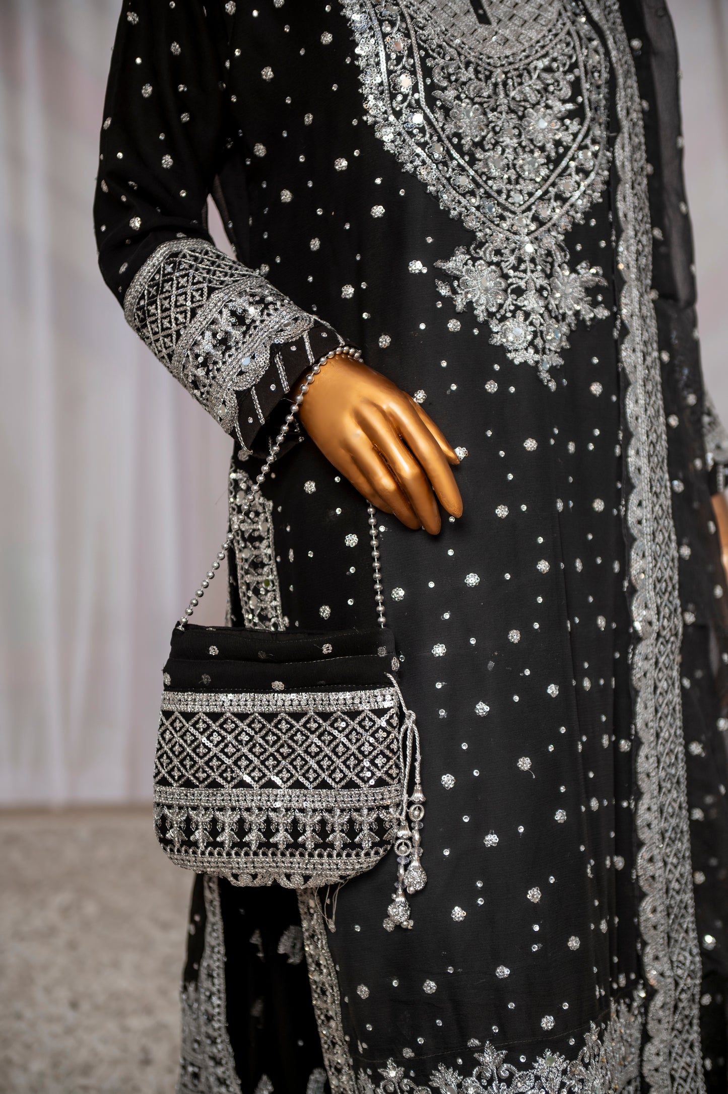 Mah-Jabeen - Black