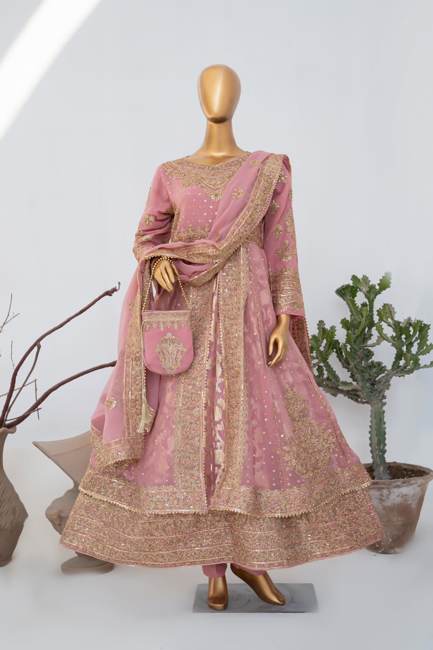 Muneeha - T Pink
