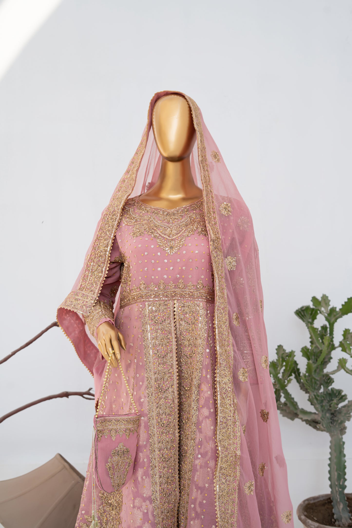Muneeha - T Pink
