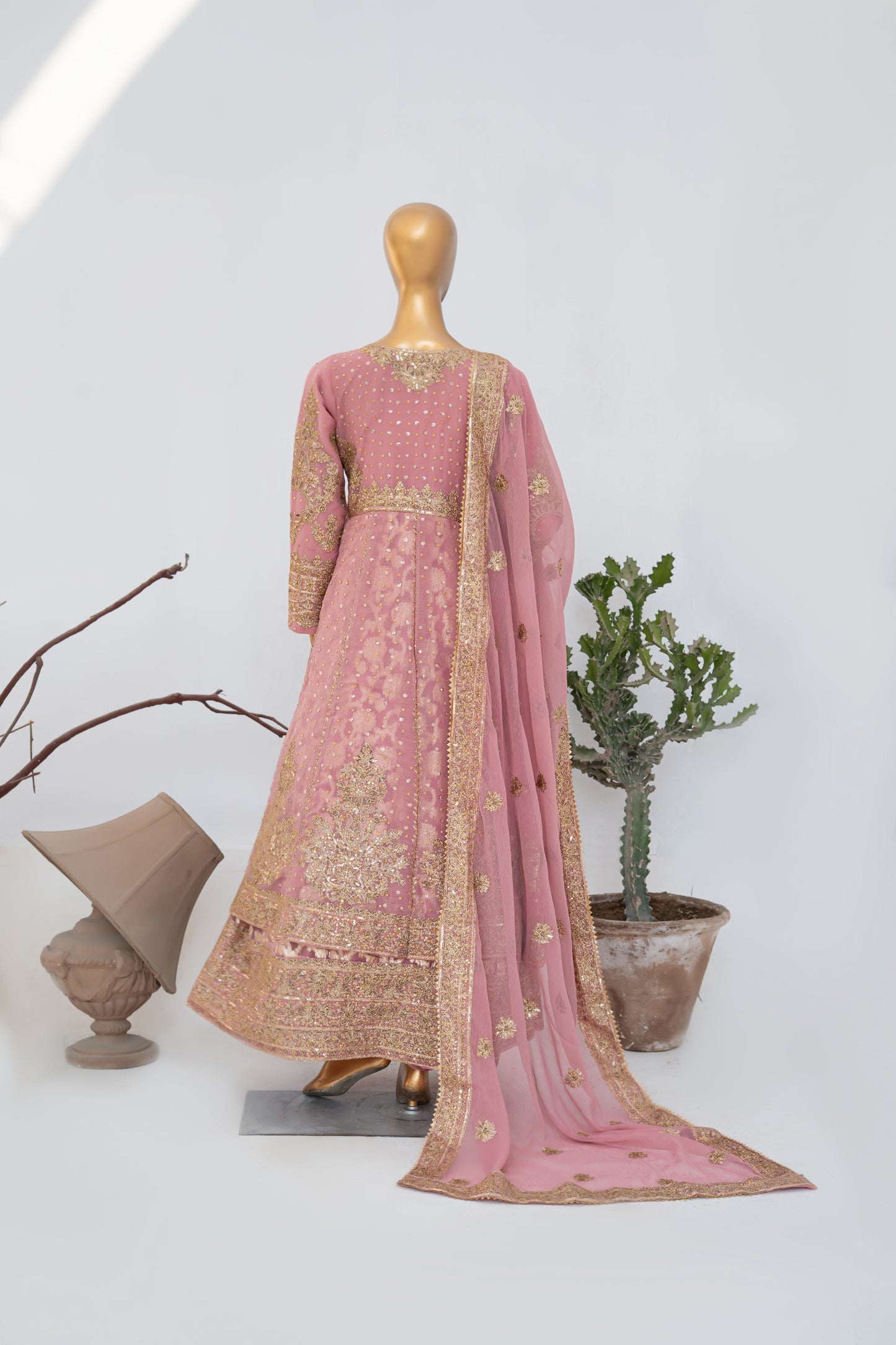 Muneeha - T Pink