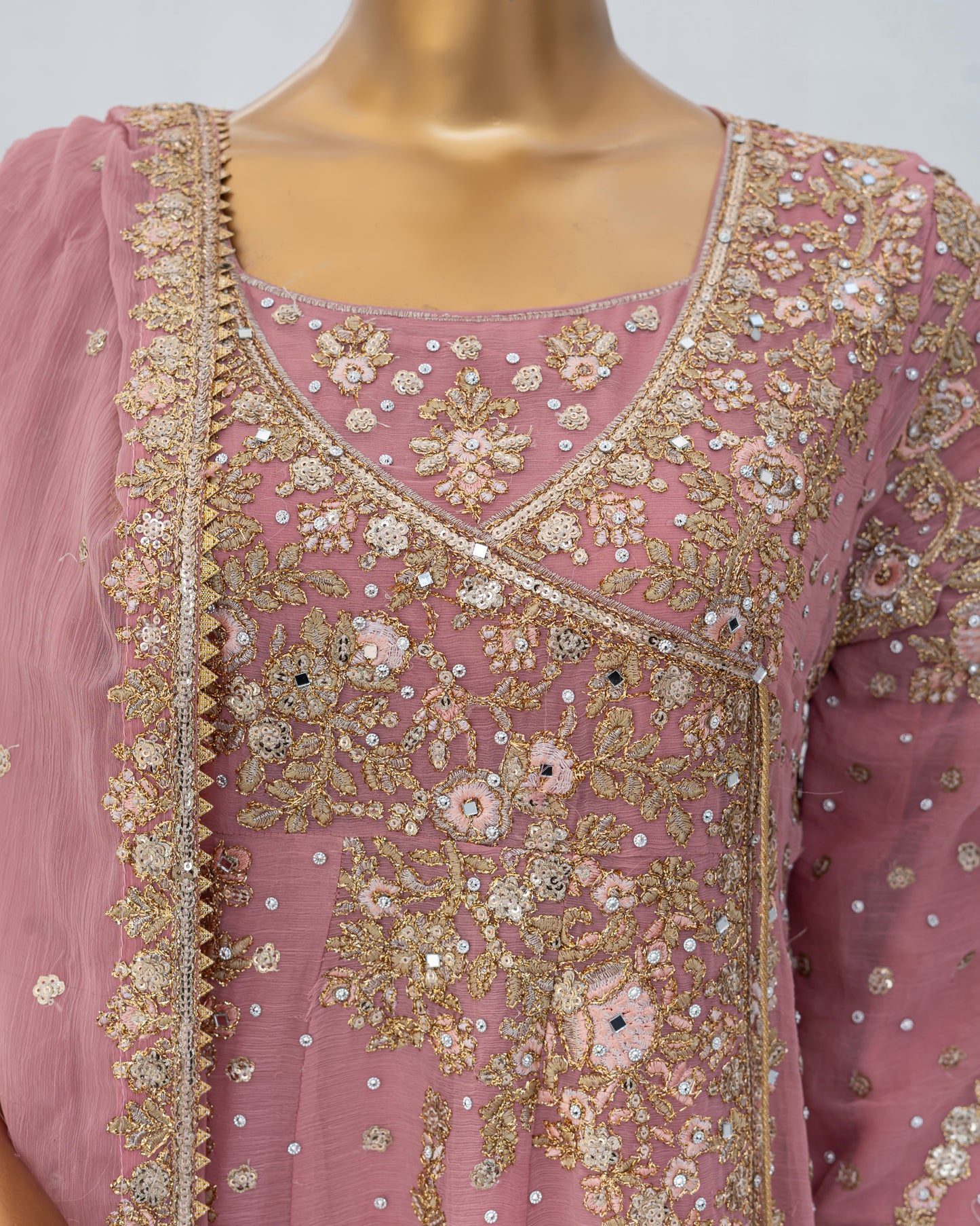 Mahira - T Pink