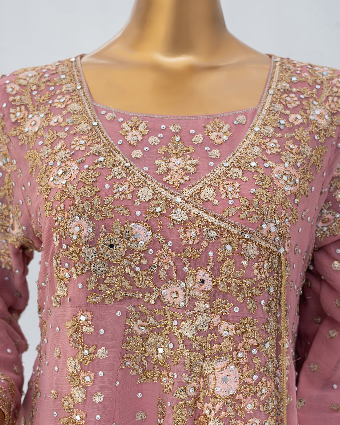 Mahira - T Pink