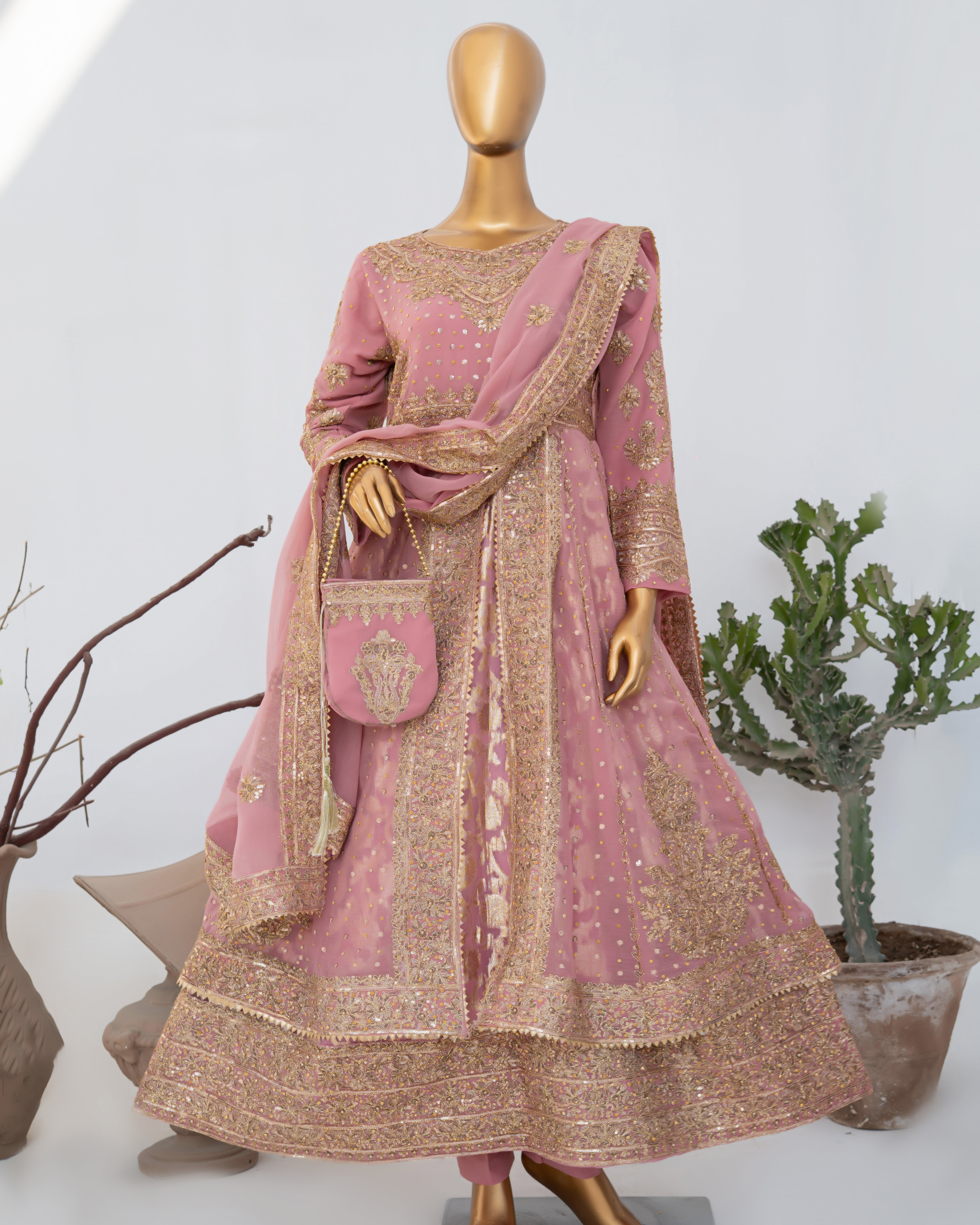 Mahira - T Pink