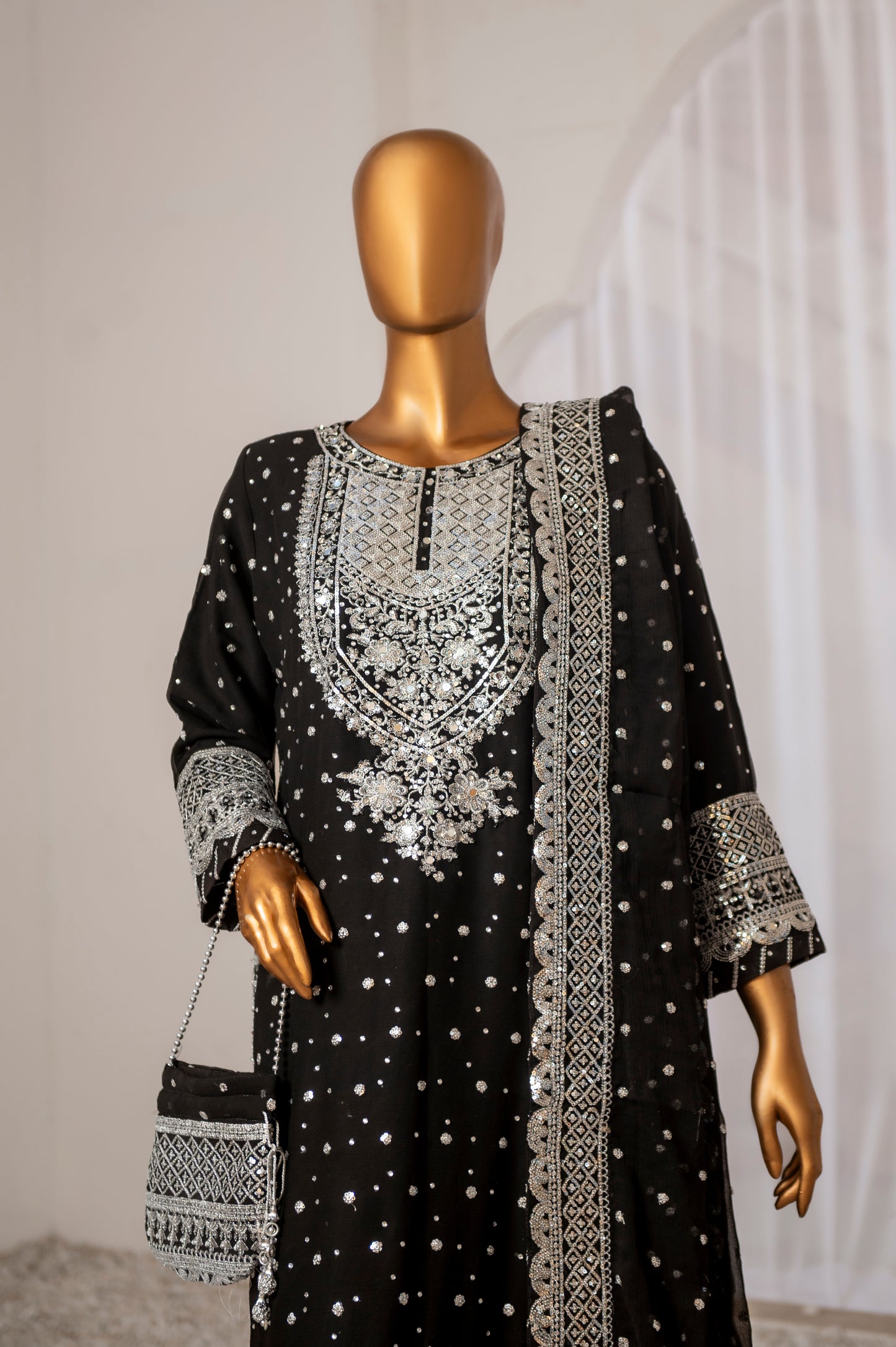 Mah-Jabeen - Black