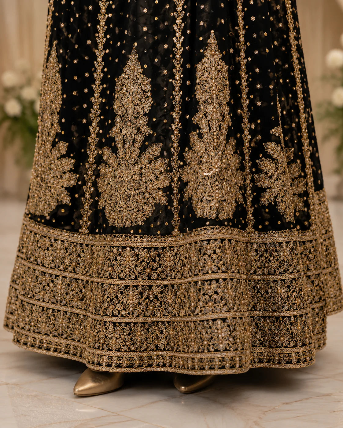 Muneeha - Black